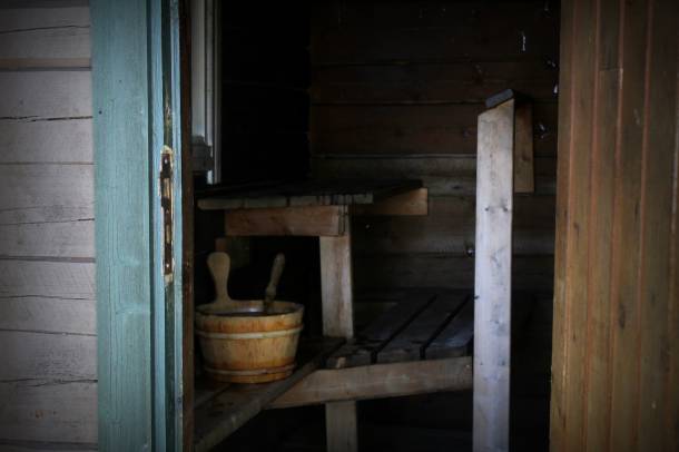 Житель Мошенского района рассказал о старинных секретах изготовления веников для бани